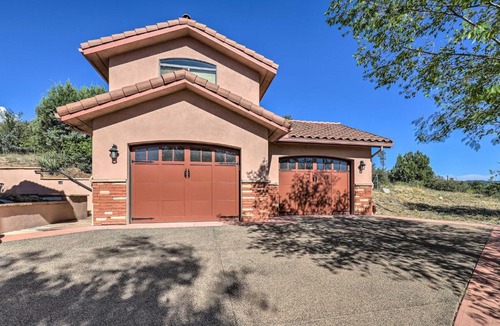 Prescott Heights House | 5 Mi to Butte Creek Trail: Prescott Home w/Deck!