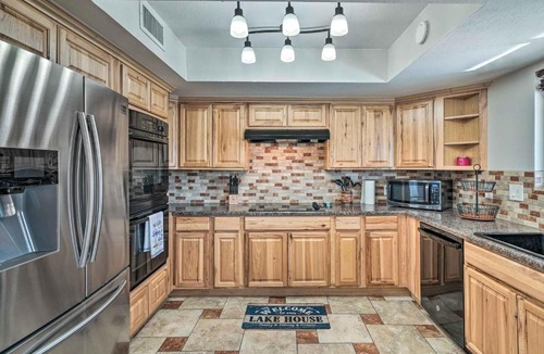 Lake Havasu City House | 5 Mi to Marina: Lake Havasu City Home w/Pool!