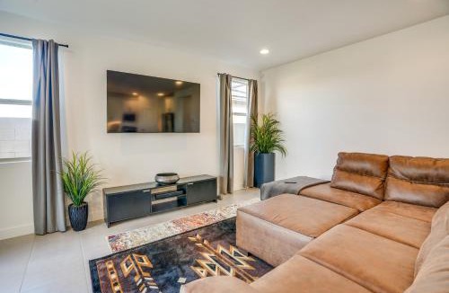 Glendale House | 5 Mi to Westgate! Newly Built Family Retreat
