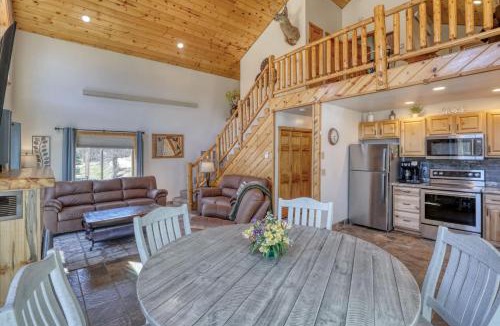 Keystone House | 5 Miles from Mt- Rushmore with private hot tub