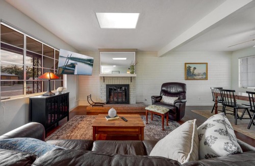 Tucson House | 5 Min to TMC, 3 BR 2 BA, Yard and Grill, Central
