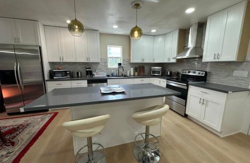 Ely House | 5 Star Cozy modern house all amenities Sleep 6