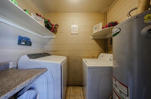 Chesterfield Place Apartment | #5 Sunny Midtown Skyline Cool Comfy Affordable