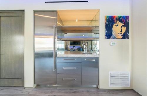 Balboa Peninsula House | 501 E Bay Ave
