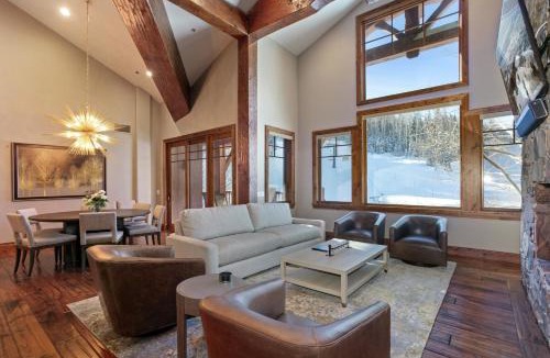 Empire Pass Apartment | 504 - Five Bedroom Penthouse Grand Lodge condo