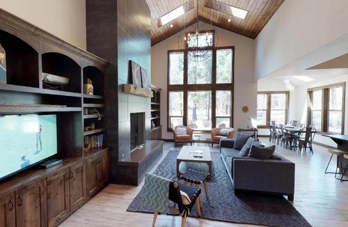 Sunriver House | 56330 Trailmere Circle