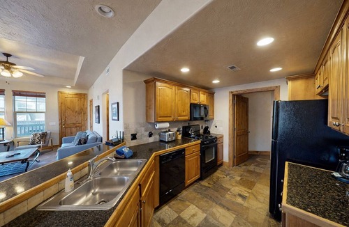 Kimball Junction Condo | 5949C Foxpoint walk to shopping dining prime spot