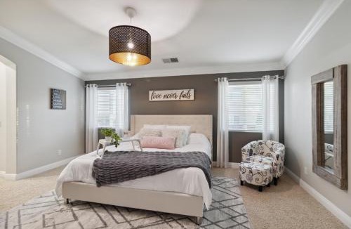 Victorville House | 5BR 3BA Home - King Beds - Fast Wifi home