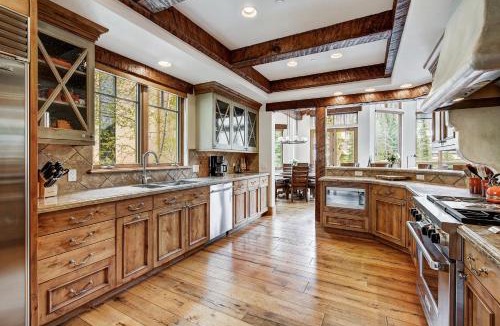 Gore Creek Place House | 5BR Alpine Luxury Home with Private Hot Tub