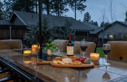 Flagstaff House | 5BR Flagstaff Forest Home Mountain Retreat