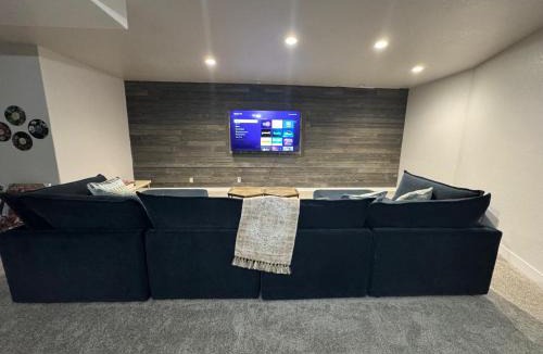 Greeley House | 5BR Greeley Home - Sleeps 14, Pets Ok, EV Charger