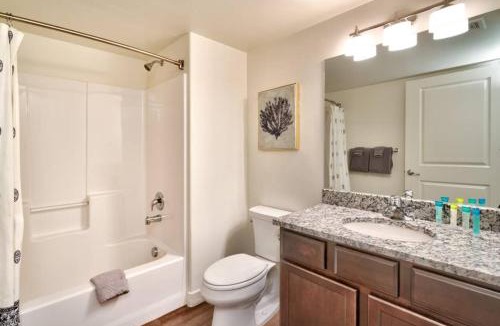 Moab South Valley Apartment | 5C Sweet RedCliff Condo, Pool & Hot Tub