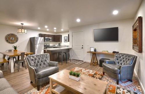 Moab South Valley Condo | 5D New Moab RedCliff Condo, POOL & HOT TUB