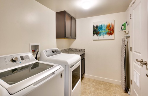 Moab South Valley Condo | 5K Top Floor Moab Redcliff Condo, POOL & HOT TUB