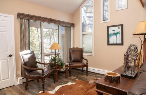 Vail House | 6 Chamonix Lane Townhouse