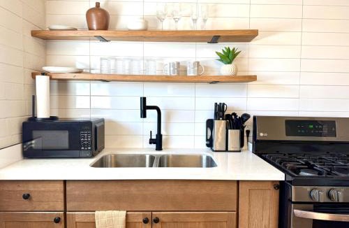 Chesterfield Place Apartment | #6 Modern Cozy Midtown Casita Budget Friendly