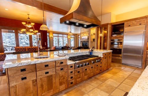Elk Run House | 671 Elk Circle : 2