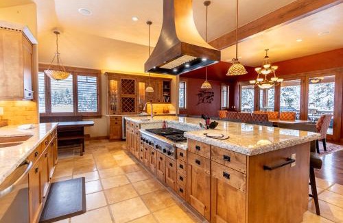 Elk Run House | 671 Elk Circle : 2