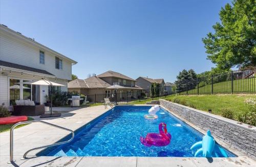 West Omaha House | 6BR Luxury Stay Prime Spot Games & More