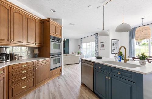 West Omaha House | 6BR Luxury Stay Prime Spot Games & More