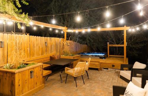 Pocatello House | 7 bedroom, Hot Tub, Fire Pit Retreat in Pocatello, Chubbuck