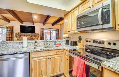 Pinetop House | 7 Mi to Rainbow Lake: Pinetop Condo w/Patio!
