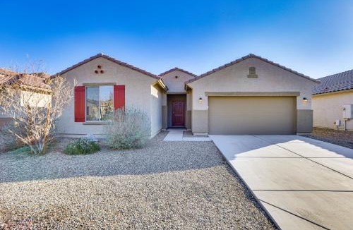Phoenix House | 7 Mi to State Farm Stadium: Pet-Friendly Retreat!