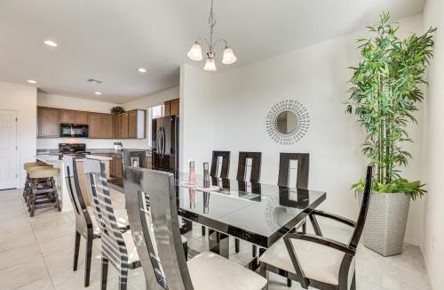 Phoenix House | 7 Mi to State Farm Stadium: Pet-Friendly Retreat!