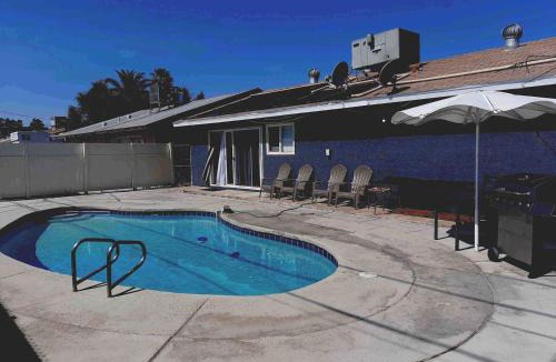Las Vegas House | 7 min from the strip with pool