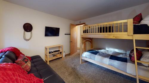 Deer Park House | 7 WitchHazel Lane