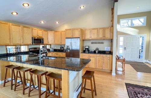 Eagle-Vail House | 734E Eagle Dr