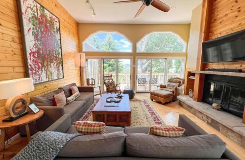 Eagle-Vail House | 734E Eagle Dr