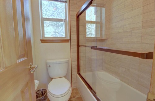 Corinthian Hills Apartment | 75 Corinthian 3Br 3Ba