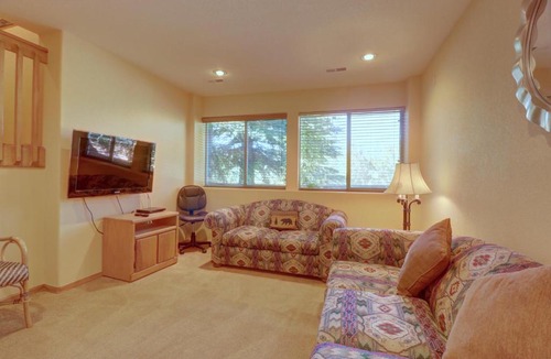Corinthian Hills Apartment | 75 Corinthian 3Br 3Ba