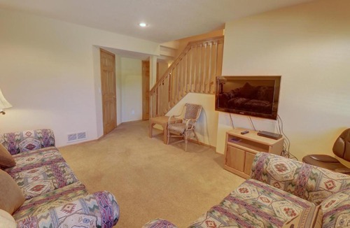 Corinthian Hills Apartment | 75 Corinthian 3Br 3Ba