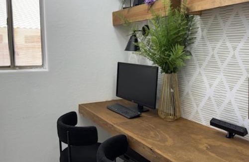 Canyon Trails House | 7BR Sleeps 16 plus POOL Games BBQ Family Friends Corporate Teams RETREAT