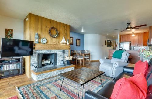 Dillon House | 8 Mi to Keystone Resort: Dillion Condo w/Hot Tub!