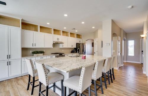 Spanish Trails Estates House | 8 Mi to Saguaro National Park: Family Home w/Yard