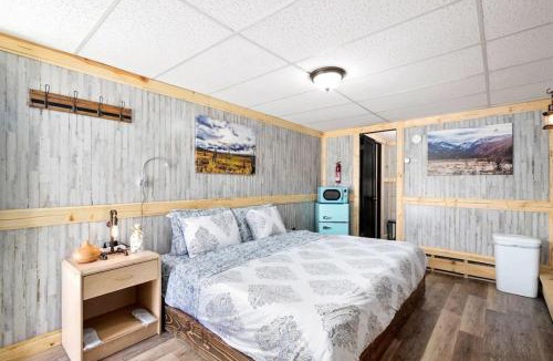 Leadville Apartment | 8 Private room in heart of Leadville dog friendly