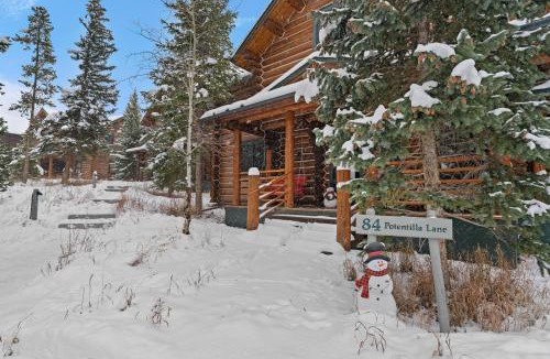 Keystone Villa | 84 Potentilla Lane : 2