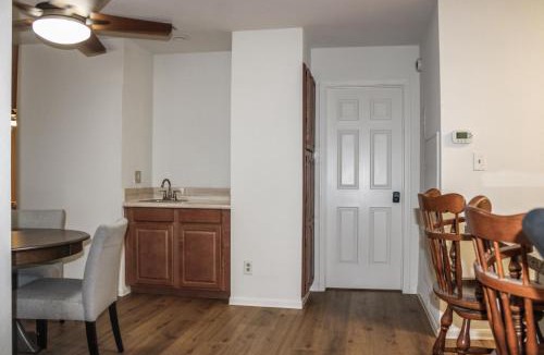 Paradise Valley Oasis House | 87 Mountain View - Private Bedrooms with Shared Bathroom in Co-Living House
