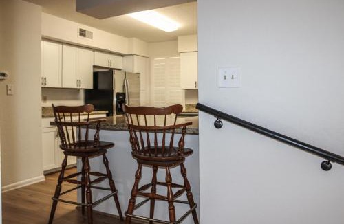 Paradise Valley Oasis House | 87 Mountain View - Private Bedrooms with Shared Bathroom in Co-Living House