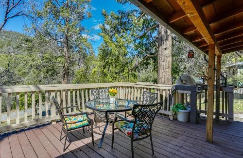 Wishon House | 9 Mi to Bass Lake: Cabin w/Fire Pit in Wishon!