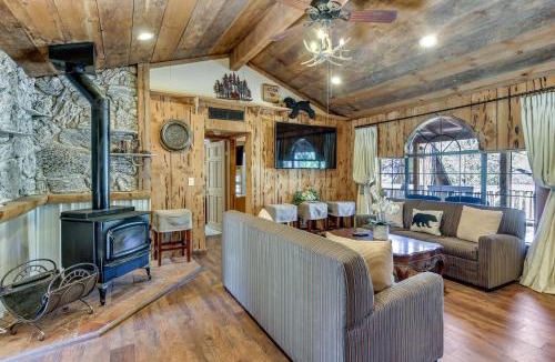 Wishon House | 9 Mi to Bass Lake: Cabin w/Fire Pit in Wishon!