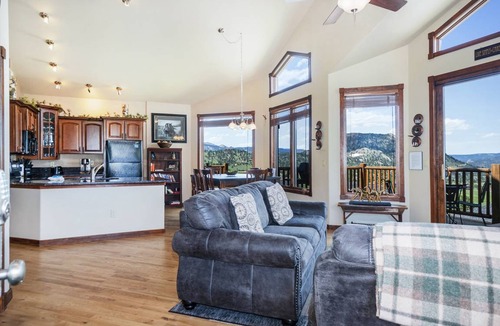 Estes Park Condo | 94 m² Condo ∙ 2 bedrooms ∙ 6 guests
