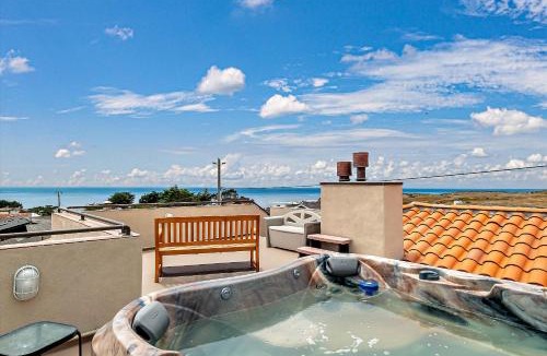 Marine Terrace House | A Dolphin Dreams