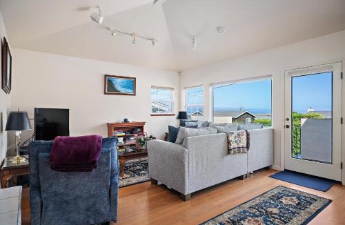 Marine Terrace House | A Dolphin Dreams