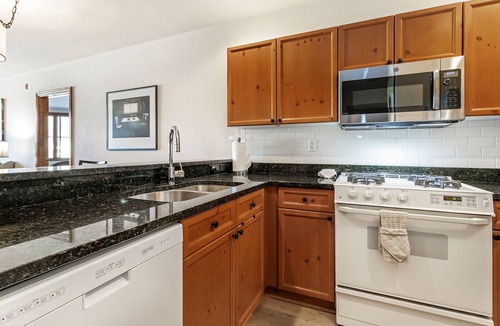 Avon Condo | A Gem in the Heart of the Valley, Fitness Room, Sauna, Underground Parking