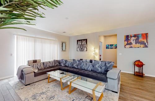 Paradise Valley Village House | A Modern Delight
