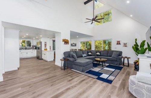Oakhurst House | A Modern Hideaway - with hot tub, game room, and more
